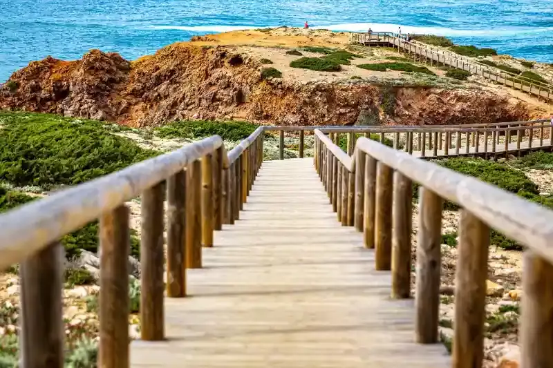 Une plage d'Algarve ou partir au soleil pas cher